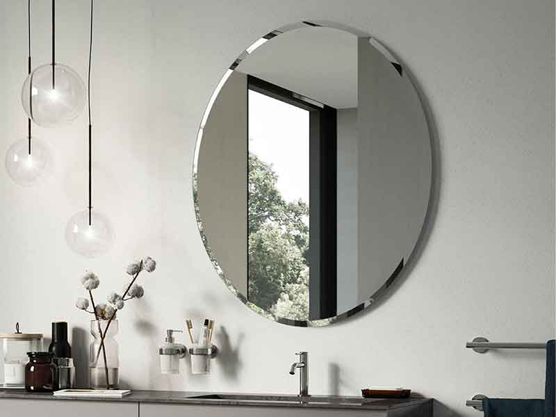 specchio bisellato per bagno